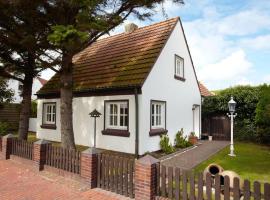 Strandhuus Modern retreat, holiday home in Juist