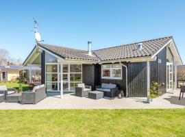 3 Bedroom Pet Friendly Home In Juelsminde, casa vacanze a Sønderby