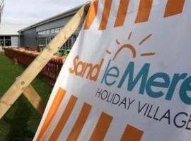 Caravan Holidays at Sand le mere, loma-asunto kohteessa Tunstall