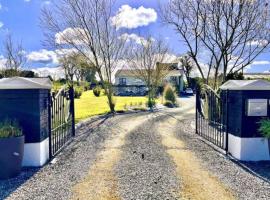 Moate - One Bedroom Self Contained Apartment, hotel din Moate