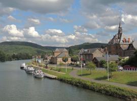 Logement en bord de Meuse « La Jolie Rose », casa de férias em Haybes