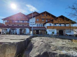 Hotel Berghof, отель в Петерсберге