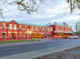 Lake Inn - Ballarat, отель в городе Балларат, рядом находится Стадион «Марс»