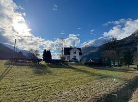 Skogly - det gode livet på landet, hotell i Stryn