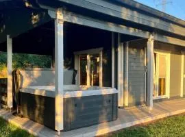 Wellnorama 2 - WellnessFerienhaus mit Pool, Sauna und eigenem Whirlpool mitten in Deutschland