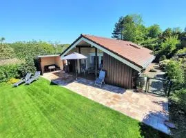 Freistehendes Ferienhaus in Rott mit eigenem Garten, schöner Weitblick, Klimaanlage, Sauna und Kamin