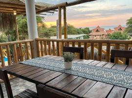 Departamento con vista al mar y piscina compartida: Máncora şehrinde bir otel