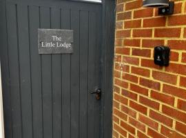 The Little Lodge, hotel en Horley