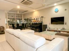 Home in Bandar Parklands Klang, hotel in Klang