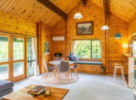 The Birds Nest - Nestled Hideaway, villa in Takaka