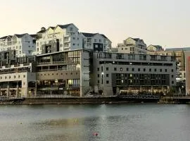 The Hippo Luxury Apartment