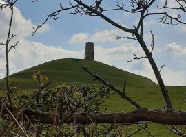 Tor View Getaway in Glastonbury, hotel Glastonburyben