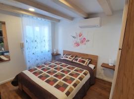 Room CS Cres, guest house in Cres