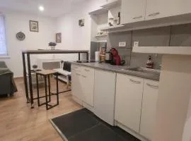 Studio Petit Battant Wifi Supercentre Très calme