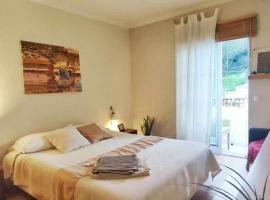 Lovely Bedroom in Aljezur, hotel in Aljezur