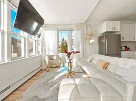 Stunning Luxury 3BR Entire Home in NY with Easy Parking!, hotel u gradu Jonkers