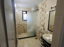 Luxurious 2Bhk Fully Furnished apartment, hostal o pensión en Pune