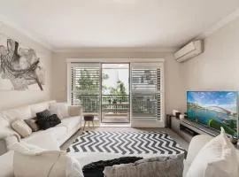 Walk to Coogee Beach Apartment Retreat