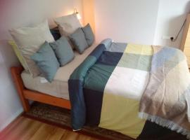 Double guest room: Sedgley şehrinde bir pansiyon