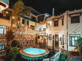Maidith Galapagos Inn, hotel con pileta en Puerto Ayora
