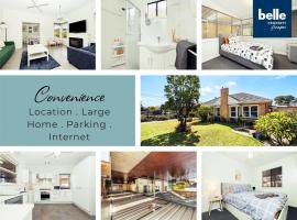 6 BR House Near Adelaide Airport, hotel in West Richmond