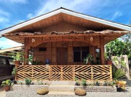 Casas de Ruumar Bed and Breakfast-Bar-Two rooms for family available, hôtel à Clarin