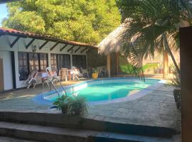 hotel Las Cabañitas 8873-3748: Managua'da bir otel