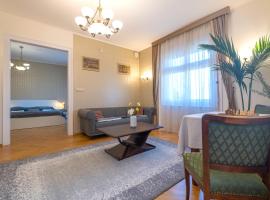 Giovanni's Airport House, hotell i Budapest