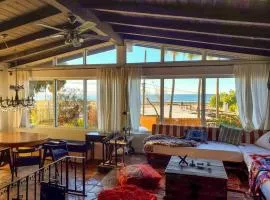 Inviting & Elegant Beach House