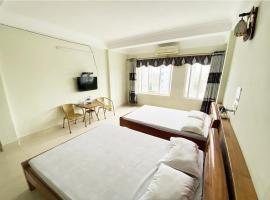 Coto Plus Hotel & Restaurant, помешкання типу "ліжко та сніданок" у місті Куангнінь
