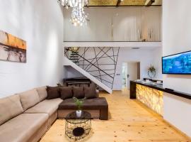 Aigli Seafront Loft-Bespoke Design Gem, Hotel in Kalamata