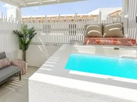 Joelia suite in Naousa Paros with private jacuzzi!