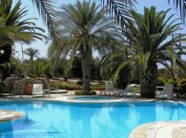 Kazamia Apartments with Sharing Pool, hotel in Agia Fotia