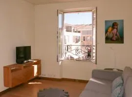 One bedroom apartment in the old city center of Antibes