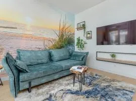 Nowy Świat Stylish, Seaside Apartment with Balcony & Parking Puck by Noclegi Renters