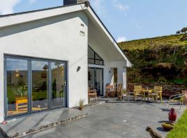 4 Bed in Combe Martin 82500、Trentishoeのホテル