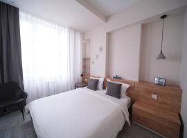 Sweet Home Apart-Hotel, hotel en Ereván