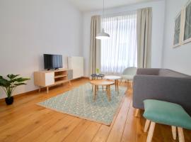 Heart of Grand Place - Stunning 3BR Triplex