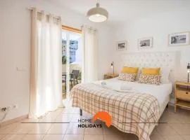 #001 Veríssimo Flat by Home Holidays