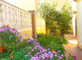 Casa a 85 metros playa 158 m2 4 dorm WIFI, holiday home sa Oliva