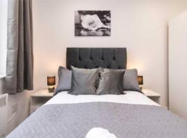 Webberley Stylish and Spacious Studio Unit in Stoke on Trent, hotel di Stoke on Trent