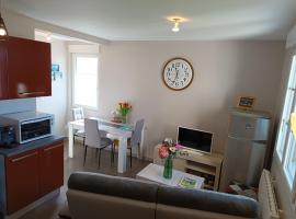 Appartement Cosy proche Mer, apartment in Gouville-sur-Mer