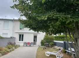 Maison de vacances calme pour 4-6 personnes, hotel in Saint-Palais-sur-Mer