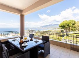 Verga Beachside Getaway with Panoramic Seaviews, cheap hotel in Almirón