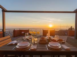 Sunset Terrace Loft - Best View on Como by Rent All Como, hotel v destinácii Brunate
