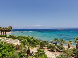 Paros Blue Dolphin FULLY RENOVATED by RIVEA GROUP, hótel í Chrissi Akti