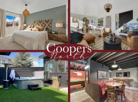 Coopers North in Old Town - Hot Tub & Pool Table!, villa in Fort Collins