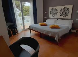 Hostal Bahía Azul, hotel v destinácii Portocolom