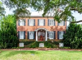 Church St Collection - 109 Whole House and Pool