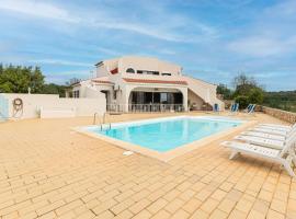 Casa do Vale by Algarve Golden Properties, hotel in Porches